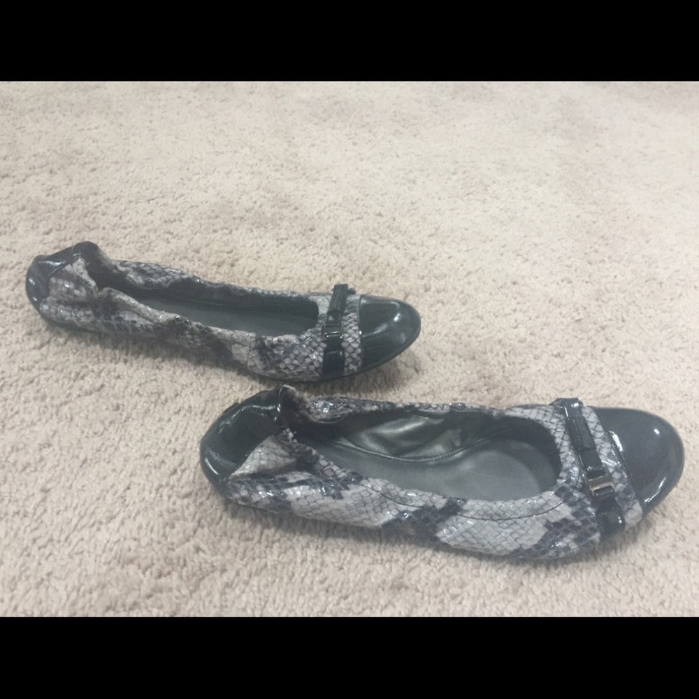 TAHARI black, faux snakeskin flats.